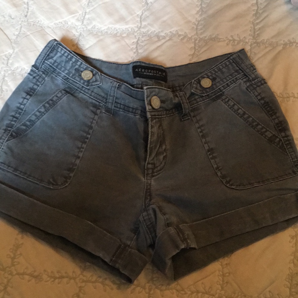 Aeropostale gray midi twill short, 00 $7